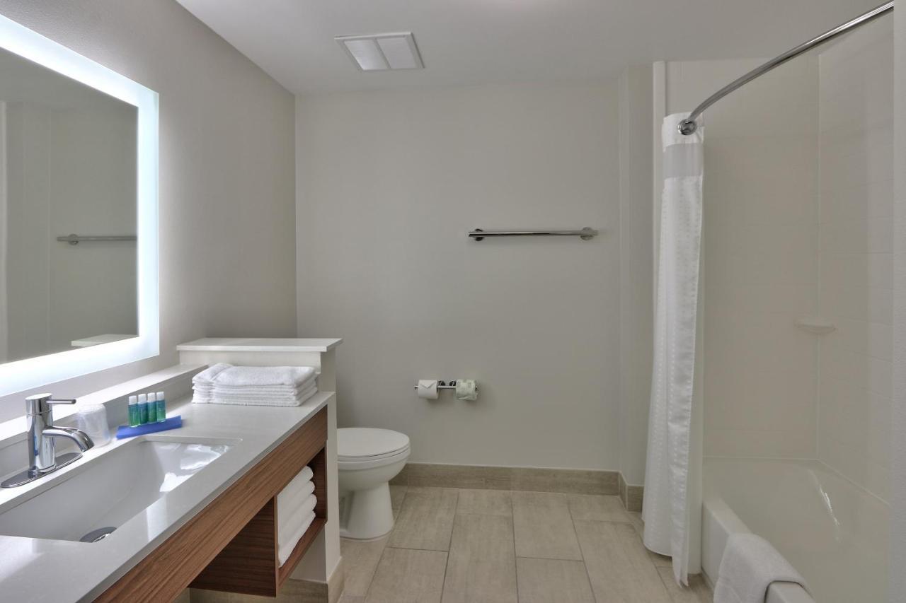 Holiday Inn Express & Suites - Houston East - Beltway 8 By Ihg Cloverleaf Extérieur photo
